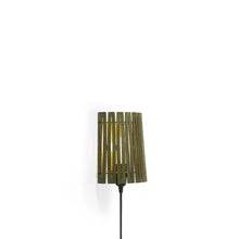 Indlæs billede til gallerivisning Lampe i træ WOOD SIX - Birch &lt;br&gt;Forest green